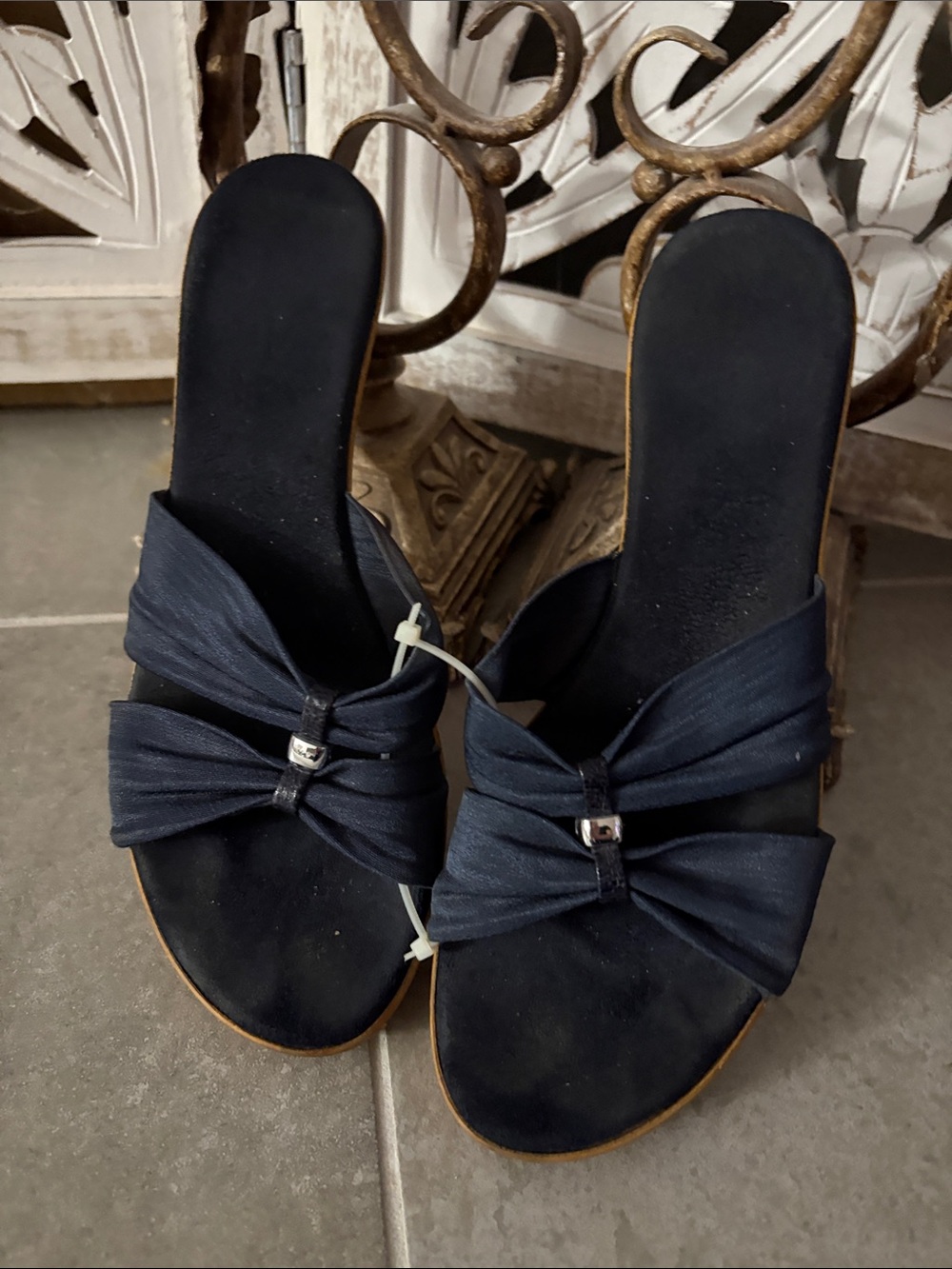 Women’s Navy Knot Slide Wedge Sandals - Picture 8 of 9